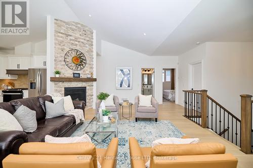 4242 Village Creek Drive, Fort Erie (328 - Stevensville), ON - Indoor Photo Showing Living Room With Fireplace