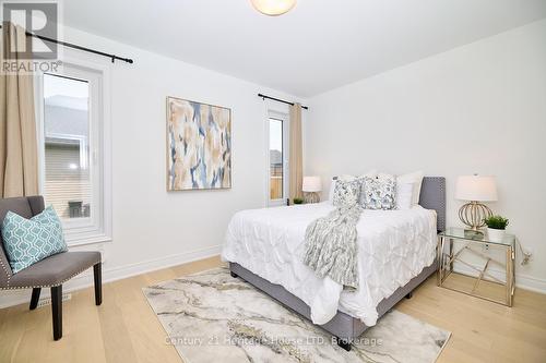 4242 Village Creek Drive, Fort Erie (328 - Stevensville), ON - Indoor Photo Showing Bedroom