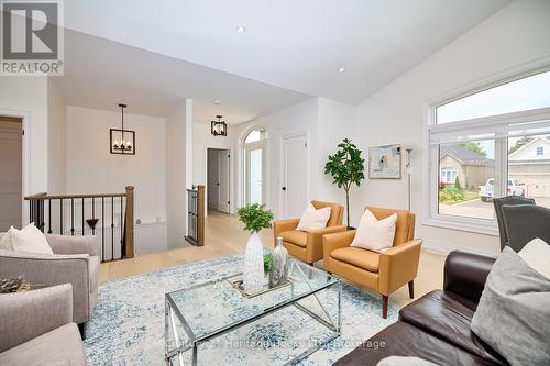 4242 Village Creek Drive, Fort Erie (328 - Stevensville), ON - Indoor Photo Showing Living Room