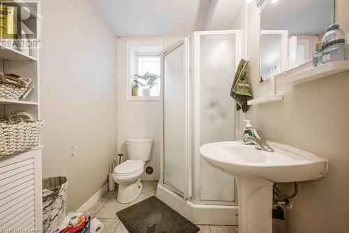 62 Dorset Street, Waterloo, ON - Indoor Photo Showing Bathroom