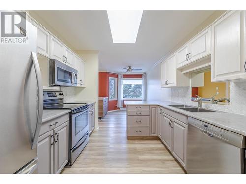 8907 Pineo Court Unit# 70, Summerland, BC - Indoor Photo Showing Kitchen With Double Sink