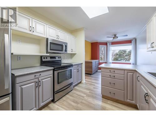 8907 Pineo Court Unit# 70, Summerland, BC - Indoor Photo Showing Kitchen