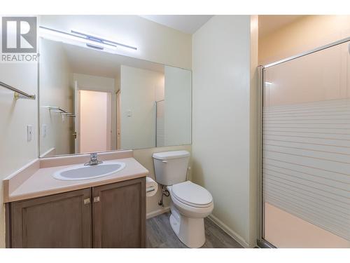 8907 Pineo Court Unit# 70, Summerland, BC - Indoor Photo Showing Bathroom