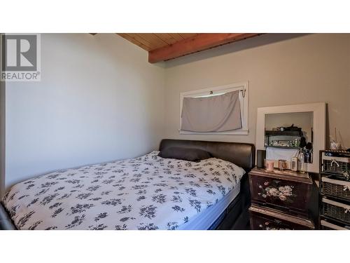 701 Ross Avenue, Penticton, BC - Indoor Photo Showing Bedroom