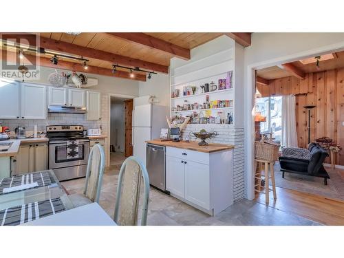 701 Ross Avenue, Penticton, BC - Indoor