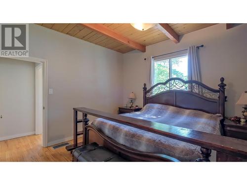 701 Ross Avenue, Penticton, BC - Indoor Photo Showing Bedroom