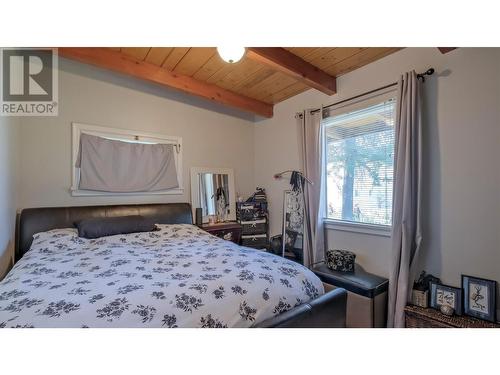 701 Ross Avenue, Penticton, BC - Indoor Photo Showing Bedroom