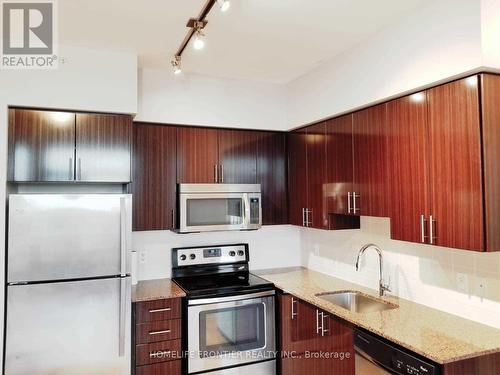 1201 - 85 North Park Road, Vaughan, ON - Indoor Photo Showing Kitchen With Stainless Steel Kitchen With Upgraded Kitchen