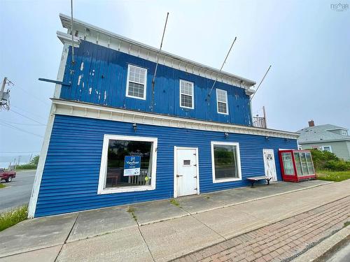 7499 Main Street, Louisbourg, NS 