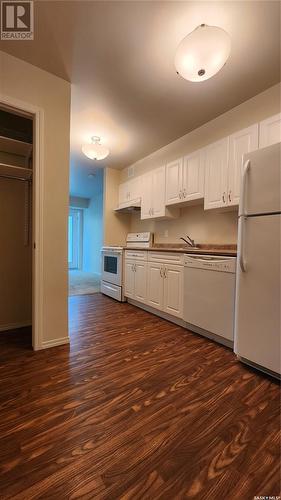 323 680 7Th Avenue E, Melville, SK - Indoor Photo Showing Kitchen