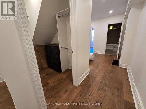 Main - 321 Woodbine Avenue, Toronto, ON - Indoor Photo Showing Other Room