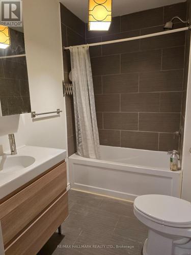 Main - 321 Woodbine Avenue, Toronto, ON - Indoor Photo Showing Bathroom