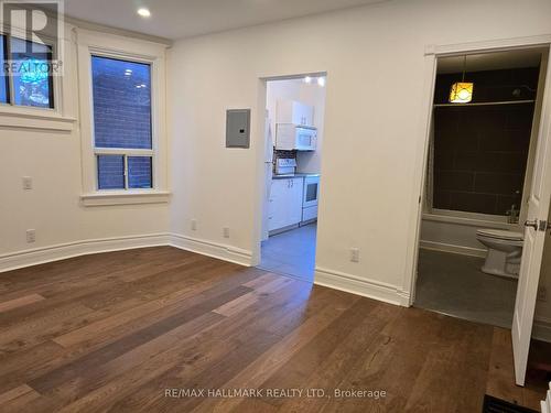 Main - 321 Woodbine Avenue, Toronto, ON - Indoor Photo Showing Other Room