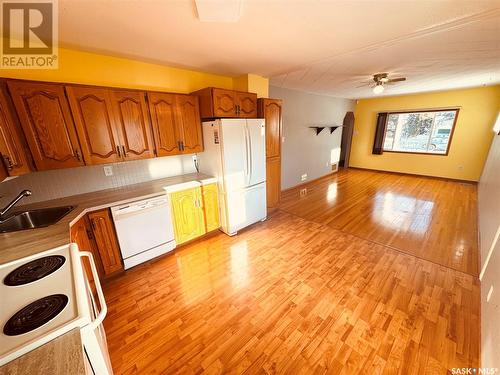 2322 Mackay Street, Regina, SK - Indoor Photo Showing Kitchen