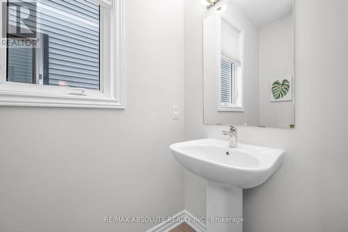 730 Perseus Avenue, Ottawa, ON - Indoor Photo Showing Bathroom