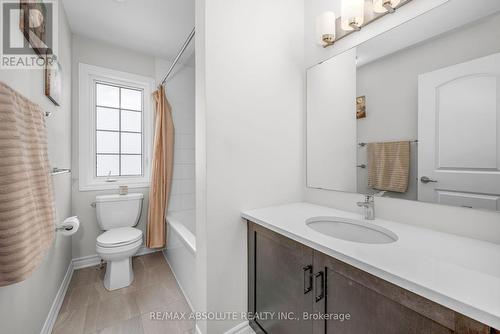 730 Perseus Avenue, Ottawa, ON - Indoor Photo Showing Bathroom