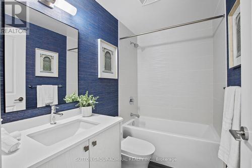 1207 - 20 Gatineau Drive, Vaughan, ON - Indoor Photo Showing Bathroom