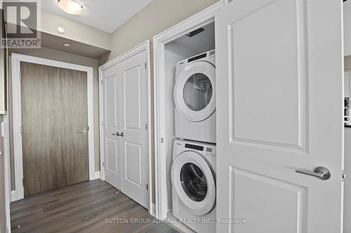 1207 - 20 Gatineau Drive, Vaughan, ON - Indoor Photo Showing Laundry Room