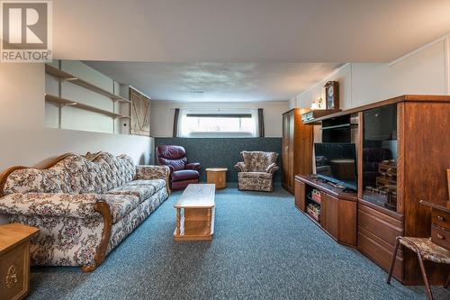 7713 Thompson Drive, Prince George, BC - Indoor Photo Showing Living Room