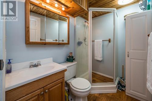 7713 Thompson Drive, Prince George, BC - Indoor Photo Showing Bathroom