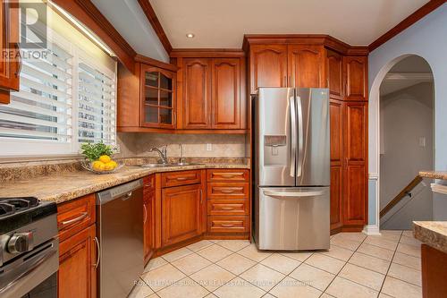 7984 Michael Street, Niagara Falls, ON - Indoor Photo Showing Kitchen