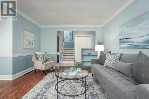 7984 Michael Street, Niagara Falls, ON - Indoor Photo Showing Living Room