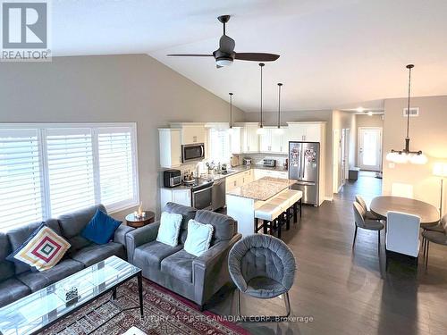 89 - 2250 Buroak Drive, London, ON - Indoor Photo Showing Living Room