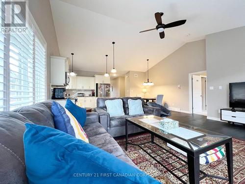 89 - 2250 Buroak Drive, London, ON - Indoor Photo Showing Living Room