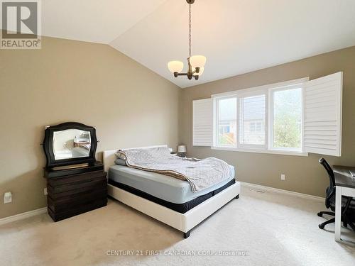 89 - 2250 Buroak Drive, London, ON - Indoor Photo Showing Bedroom