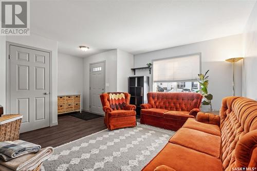 100 203 Herold Terrace, Saskatoon, SK - Indoor Photo Showing Living Room