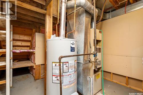 1386 Manitou Crescent, Moose Jaw, SK - Indoor Photo Showing Basement