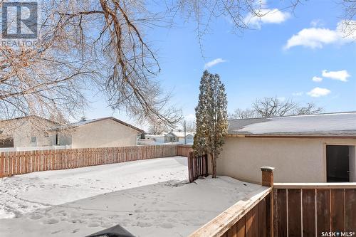 1386 Manitou Crescent, Moose Jaw, SK - Outdoor