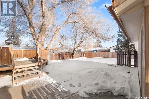 1386 Manitou Crescent, Moose Jaw, SK - Outdoor