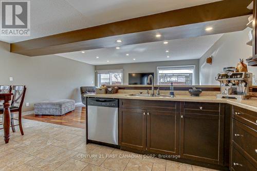 812 Reeves Avenue, London, ON - Indoor Photo Showing Kitchen With Double Sink