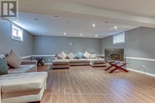 812 Reeves Avenue, London, ON - Indoor