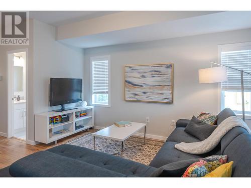 223 Conklin Avenue Unit# 101, Penticton, BC - Indoor Photo Showing Living Room