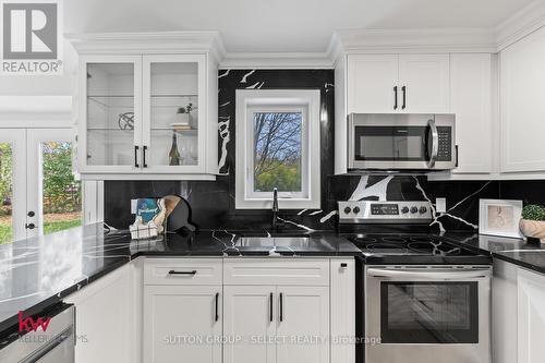 883 Westbury Place, London, ON - Indoor Photo Showing Kitchen