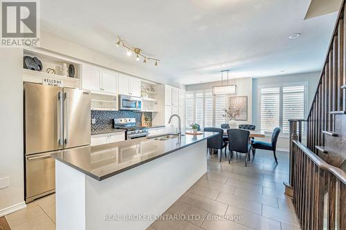 369 Ladycroft Terrace, Mississauga, ON - Indoor Photo Showing Kitchen With Stainless Steel Kitchen With Double Sink