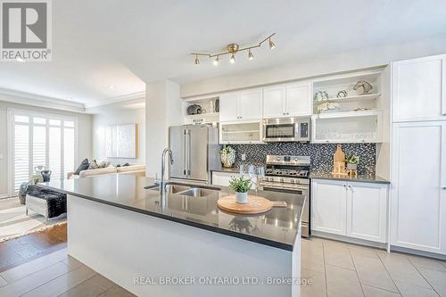 369 Ladycroft Terrace, Mississauga, ON - Indoor Photo Showing Kitchen With Double Sink