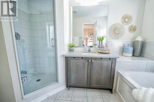 369 Ladycroft Terrace, Mississauga, ON - Indoor Photo Showing Bathroom