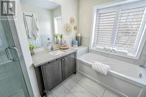 369 Ladycroft Terrace, Mississauga, ON - Indoor Photo Showing Bathroom