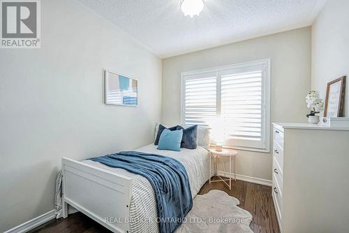 369 Ladycroft Terrace, Mississauga, ON - Indoor Photo Showing Bedroom