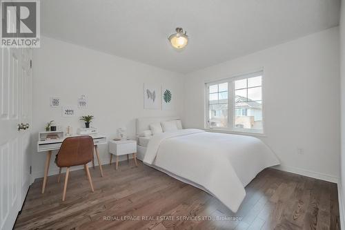 8 - 2019 Trawden Way, Oakville, ON - Indoor Photo Showing Bedroom