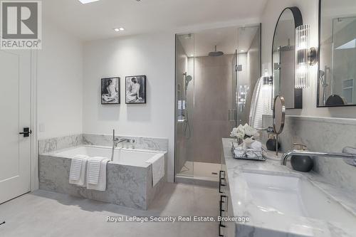 604 Ridelle Avenue, Toronto, ON - Indoor Photo Showing Bathroom