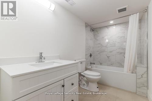 604 Ridelle Avenue, Toronto, ON - Indoor Photo Showing Bathroom