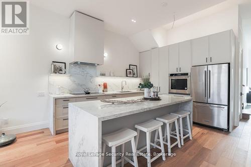 604 Ridelle Avenue, Toronto, ON - Indoor Photo Showing Kitchen With Upgraded Kitchen