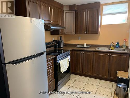 Bsmt - 7 Outlook Avenue, Brampton, ON - Indoor Photo Showing Kitchen With Double Sink