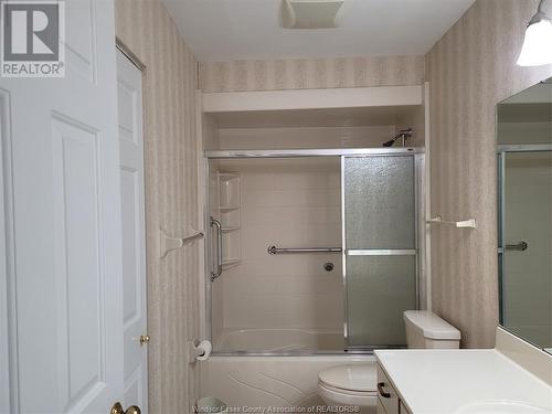 9770 Menard, Windsor, ON - Indoor Photo Showing Bathroom