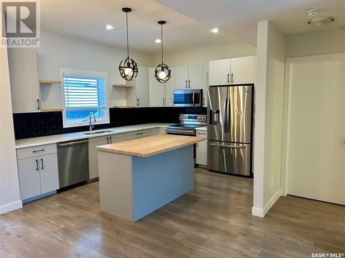 887 Mcfaull Rise, Saskatoon, SK - Indoor Photo Showing Kitchen