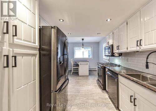 362 Tallwood Drive, Orillia, ON - Indoor Photo Showing Kitchen With Upgraded Kitchen